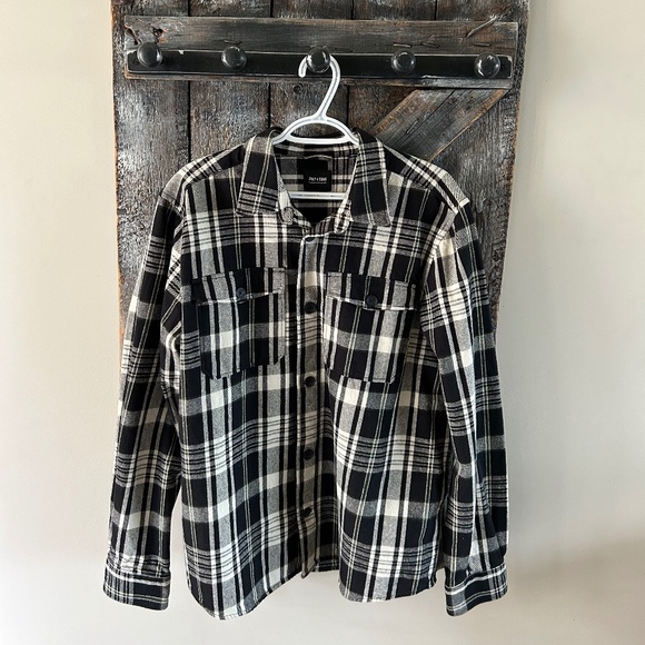 ONLY & SONS Other - Men's Only & Sons Black & Cream Plaid w/Green Accents Button Down Collar Shirt